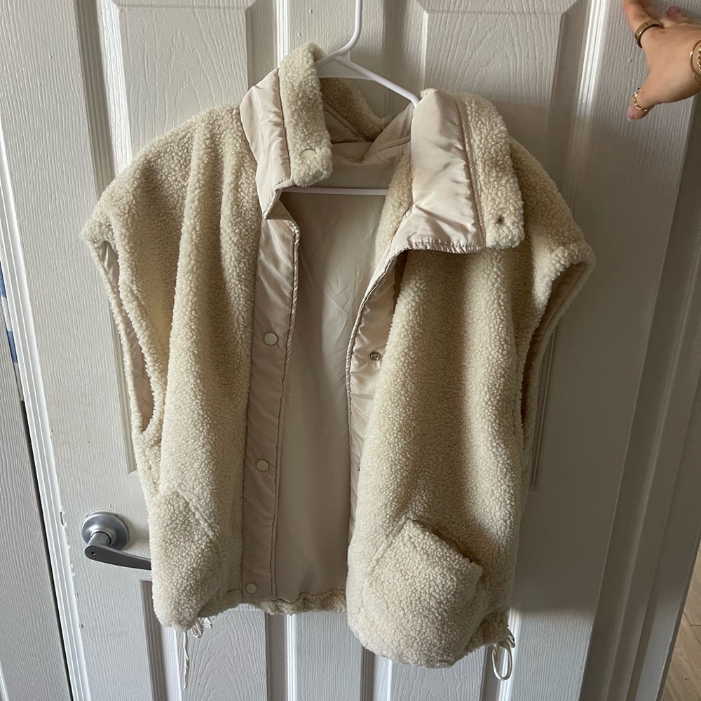 Women's Cream Sherpa Vest